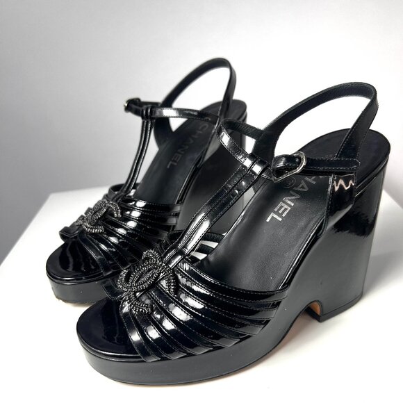 CHANEL 2012 WEDGE SANDALS INTERLOCKING CC logo BLACK PATENT LEATHER  8USA 38EU - Picture 1 of 10